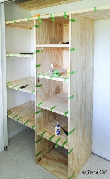 Wood Closet Shelves, Diy Custom Closet, Bedroom Closet Storage, Diy Regal, Closet Small, Kids Closet Organization, Closet Layout, Small Closets, Closet Remodel