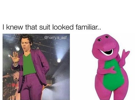 One Direction Jokes, Harry Styles Memes, 1d Funny, Harry Styles Funny, One Direction Photos, Harry Styles Cute, One Direction Humor, One Direction Memes, One Direction Videos