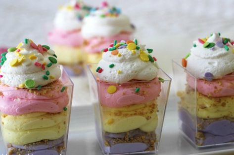 Easter Cake Easy, Easter Dessert Table, Easter Cheesecake, Cheesecake Trifle, Dessert Mousse, Cheesecake Parfaits, Easter Desserts Recipes, Baked Cheesecake Recipe, Easy Cheesecake Recipes