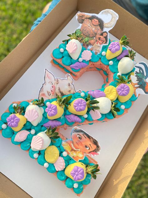 Moana Number Cake Ideas, Pink Moana Cake, Moana 3rd Birthday Cake, Moana Pull Apart Cupcakes, Moana Cookie Cake, Moana Bday Cake, Birthday Cake Moana, Moana 2nd Birthday Cake, Moana Cupcake Cake