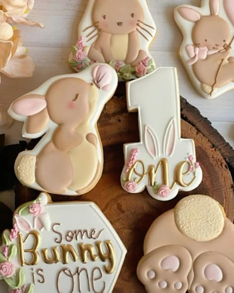 Ideas for the first birthday party. Gorgeous baby pink colours & rabbit. Decor price starts from 600 aed 😉 #kidsbirthday #kidsbirthdaydubai #eventdubai #birthdayparty #birthdaypartydecor #girlsbirthday #girlsbirthdaydubai Baby Shower Cookies Neutral, Bunny Birthday Theme, February Baby Showers, Bunny Birthday Cake, Some Bunny Is One, Bunny Birthday Party, Baby Birthday Themes, Girl Bday Party, Baby Shower Theme Decorations