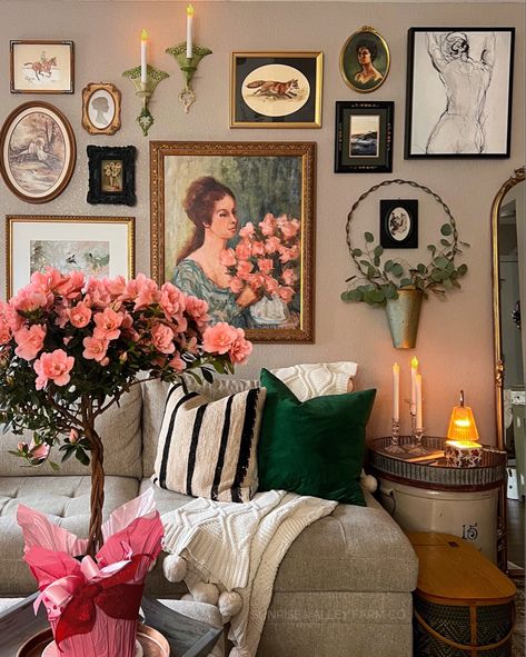 Everything you need to create the perfect gallery wall Romantic Gallery Wall, Feminine Gallery Wall, Fridge Gallery Wall, Kitchen Gallery Wall Ideas, Cottage Core Gallery Wall, French Gallery Wall, Wall Display Ideas, Southern Living Rooms, Cottage Family Room