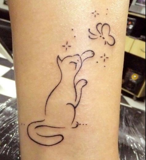 Cat & Butterfly Cat Tats, Animal Lover Tattoo, Cat Lover Tattoo, Minimalist Cat Tattoo, Cat And Butterfly, Kitty Tattoos, Cat Tattoo Simple, Cute Cat Tattoo, Petit Tattoo