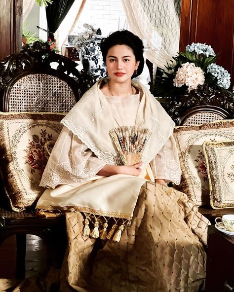 Maria Clara At Ibarra, Filipino Traditional Clothing, Filipino Hair, Modern Filipiniana Dress, Filipino Clothing, Filipino Fashion, Filipiniana Dress, Culture Day, Civil Wedding Dresses