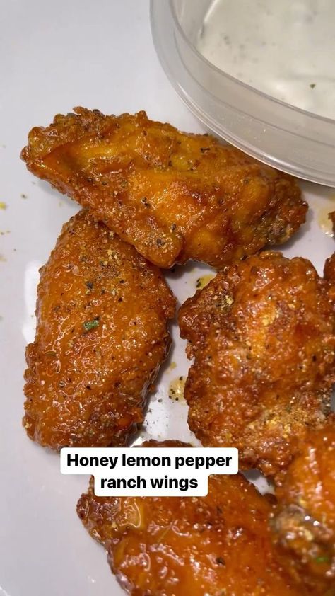 Soul Food Dinner, Deilig Mat, Honey Lemon, Food Recepie, Lemon Pepper, Chicken Dishes Recipes, Chicken Wing Recipes, Wing Recipes, Food Videos Cooking