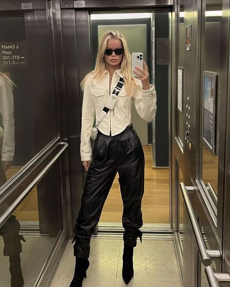 Girl Aesthetic Pfp, Slytherin Fashion, Frida Aasen, Beige Hair, Aesthetic Pfp, These Girls, Business Man, Fashion Models, Leather Pants