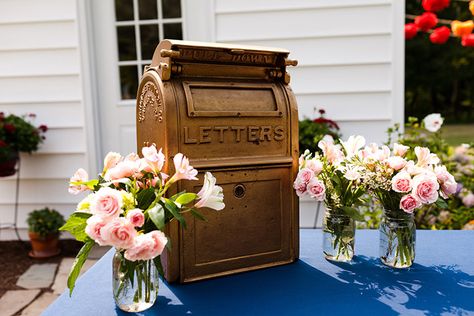 11 Unique Wedding Card Box Ideas  ~  we ❤ this! moncheribridals.com #weddingcardbox Modern Wedding Diy, Card Box Ideas, Wedding Mailbox, Vintage Reception, Vintage Cards Handmade, Vintage Mailbox, Gift Table Wedding, Unique Wedding Cards, Vintage Wedding Cards