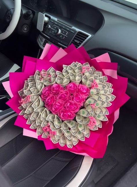 Flowers For Boyfriend Ideas, Big Bouquet Of Flowers Birthday, Flowers For Valentines Day Bouquets, Ramos With Money, Ramo Buchon For Mom, Luxury Gifts For Girlfriend, 21st Birthday Flower Bouquet, Pink Money Bouquet, Custom Flower Bouquet