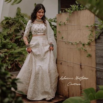 Off White Banarasi Lehenga, Bridal Lehenga Kerala, Wedding Skirt And Top Indian, Lehenga For Onam, Maduramveppu Dress Kerala, Banarasi Bride, Kerala Lehenga, Hindu Engagement Dress Kerala, Lehenga Styling