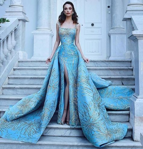 This #SadekMejed #SadekMajedCouture gown is so beautiful! I love the fabric, and the color combination of baby blue and gold is stunning!… 파티 드레스, فستان سهرة, Fashion Blogger Style, Prom Dresses Blue, Gorgeous Gowns, Fesyen Wanita, Beautiful Gowns, Couture Dresses, Fancy Dresses