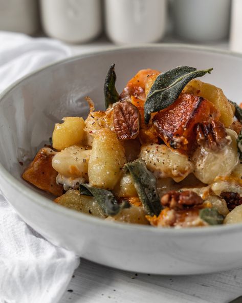 Pumpkin Gnocchi Bake | Culinary Cartel Pumpkin Gnocchi Bake Gnocchi Bake, Vegetarian Dumpling, Pumpkin Gnocchi, Baked Gnocchi, Fall Cooking, Comfort Dishes, Fall Dinner, Easy Family Meals, Blue Cheese