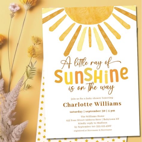 Yellow Baby Shower Invitations, Summer Baby Shower Themes, Baby Shower Oso, Sunshine Baby Shower Invitations, Boho Sunshine, Bebe Shower, Happy Yellow, Sunshine Baby Showers, Baby Shower Theme Decorations