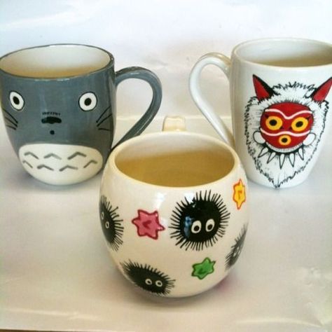 Studio Ghibli Inspired Ceramics, Cute Mug Painting Ideas Aesthetic, Howls Moving Castle Pottery Painting, Painting Ideas Studio Ghibli, Pottery Painting Studio Ghibli, Studio Ghibli Pottery Painting, Ghibli Pottery Painting, Studio Ghibli Ceramic, Pottery Painting Designs Mugs