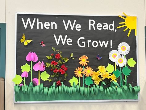 Garden Theme Classroom Library, Spring Library Bulletin Boards, Garden Bulletin Boards, Spring Library, Garden Theme Classroom, School Library Book Displays, Book Bulletin Board, School Library Bulletin Boards, School Library Decor