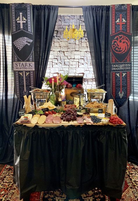 Game Of Thrones Party Game Of Thrones Movie, Game Of Thrones Halloween, Fiesta Games, Game Of Thrones Decor, Game Of Thrones Birthday, Birthday Themes For Adults, Dragon Baby Shower, Game Of Thrones Theme, Mystery Dinner Party