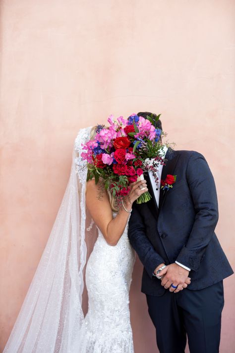 Sweet Pea Bouquet, Homecoming Poses, Mindy Weiss, Colorful Wedding Bouquet, Best Wedding Photos, Prom Photography, Summer Wedding Bouquets, Prom Poses, Best Wedding Photography