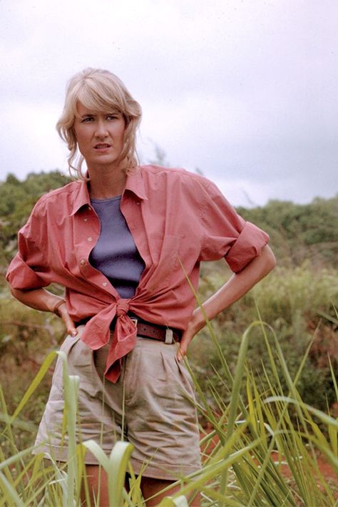 Laura Dern in Jurassic Park (1993) Dr Ellie Sattler Costume, Jurassic Park Costume, Jurassic Park Party, Halloween Costume Toddler Girl, Jurassic Park 1993, Hallowen Costume, Laura Dern, Disney Halloween Costumes, Jurassic Park World