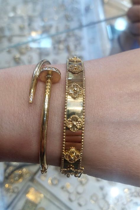 must have for gold girl #goldgirl#gold#arabgirl#braceletdor#inspirationsbijoux#bijoux#goldbracelet Gold Girl, Feminine Energy, Gold Bracelet, Bicycle, Energy, Bracelet, Gold