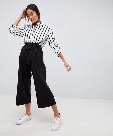 Culottes And Striped Shirt Culotte Outfit, Interesting Dresses, Thursday Outfit, Culottes Outfit, Culotte Style, Colleen Atwood, White Outfits For Women, Minimalist Moda, Simple Office