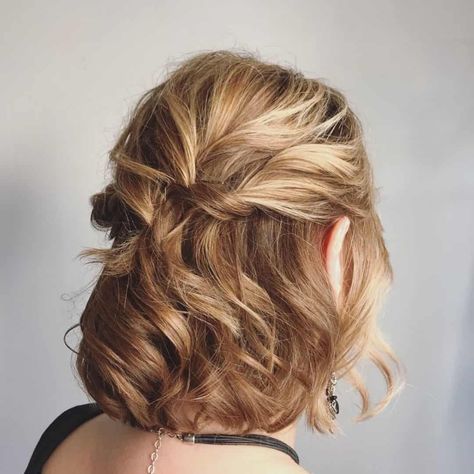 Bride Hair Short, Mother Of The Bride Hair Short, Mother Of Bride Makeup, Mother Of The Bride Hairdos, Bride Hair Down, Mother Of The Groom Hairstyles, Mother Of The Bride Hairstyles, Short Hair Bride, Wedding Hairstyles And Makeup