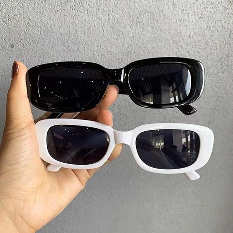 Rectangle Frame Sunglasses, Plastic Sunglasses, Retro Punk, Rectangle Frame, Square Glasses, Estilo Punk, Cool Sunglasses, Girls With Glasses, Rectangle Sunglasses