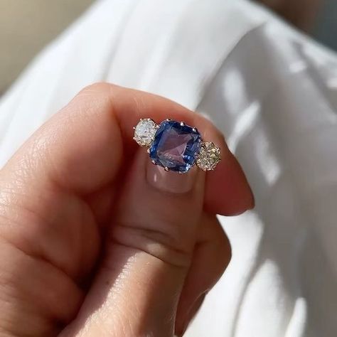 Victor Barboné Jewelry (@victorbarbonejewelry) • Instagram photos and videos Victor Barbone Jewelry, Jeweled Bag, Cherry Bomb, Shiny Things, Antique Diamond, I Love Jewelry, Sapphire Engagement, Something Blue, Engagement Rings Sapphire