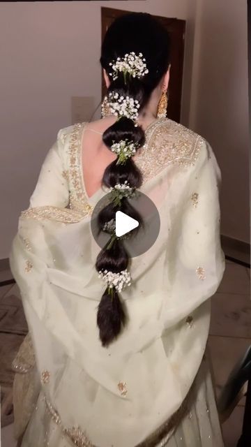 Lifestyle Pakistan on Instagram: "Floral braid... so obsessed 🤍 Blooming beauty weaved into every strand. via: ayesha_hair_artist #lifestylepakistan #floralbraid #hairstyles" Floral Braided Hairstyles, Mehandi Hairstyles, Floral Braid, Mehandi Outfits, Famous Hairstyles, Hair Artist, Braid Hairstyles, Artistic Hair, Makeup Addict