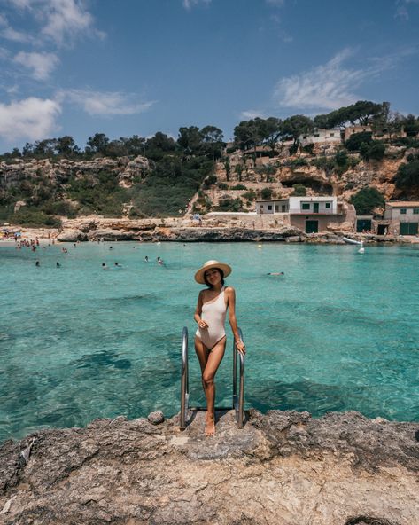 Mallorca Island, Spain Aesthetic, Mallorca Spain, Island Paradise, Summer Destinations, Balearic Islands, Majorca, Greek Island, Photo Location