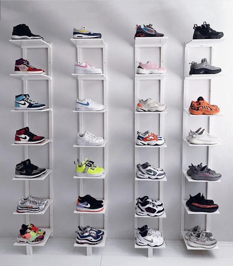 Shoe Storage Display, Sneakers Wall, Elegant Sneakers, Shoe Store Design, Cap Rack, Hypebeast Room, Nike Shoes New, Buy Nike Shoes, Clothing Store Interior