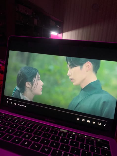 Kdrama Watching Laptop, Watching Korean Drama In Laptop, Watching Kdrama In Laptop Aesthetic, Watching Kdrama Aesthetic, Kdramas Aesthetic, Watching Drama On Laptop, Watching Kdrama, Asian Screen, Alchemy Of Souls