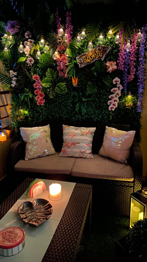 #flowerwall  #flowerwalldecor #smallbalcony  #aloha Artificial Grass Wall Decoration Ideas, Green Wall Design, Artificial Grass Wall, Garden Wall Designs, Selfie Wall, Led Decoration, Decoration Restaurant, Grass Wall, Grass Decor