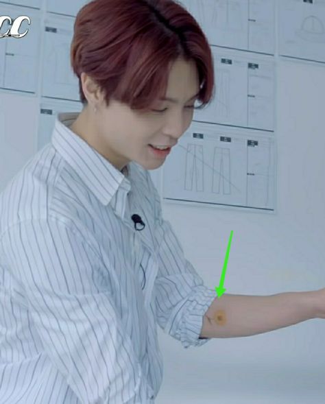 Johnny Nct Tattoo, Nct 127 Tattoo Ideas, Nct Tattoo, Johnny Tattoo, Nct Meme, Johnny D, Johnny Suh, Nct Johnny, Couple Tattoos