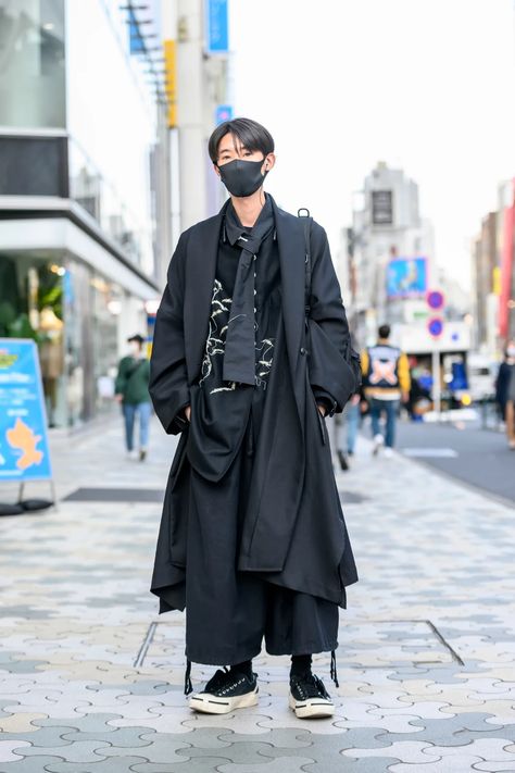 The Best Street Style at Tokyo Fashion Week Fall 2021 | Vogue Harajuku Street Style Men, Japanese Street Fashion Black, Men Japanese Street Fashion, Japanese Men's Fashion, Japanese Mens Street Fashion, Harajuku Mens Fashion, Japanese Men Style, Japanese Outfits Men, Japanese Fashion Street Tokyo Style