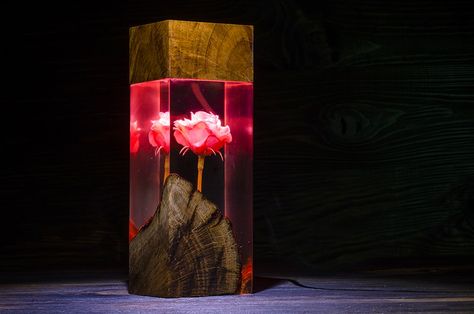 Diy Resin Lamp, Resin In Wood, Epoxy Resin Lamp, Beautiful Furniture Pieces, Wood Resin Table, Cube Lamps, Led Decoration, Epoxy Resin Diy, Glass Bottle Diy