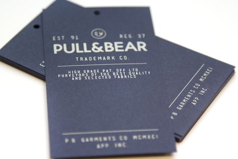 Label PULL&BEAR Price Tag Design, Garments Business, Hang Tags Clothing, Pull N Bear, Tag Design, Personalized Tags, Woven Labels, Clothing Labels, Price Tag