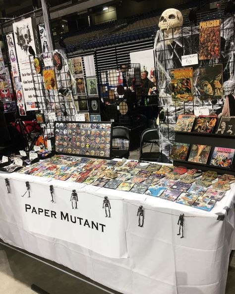 Table Setup Halloween Comic Con 2017 Booth Table, Vendor Booth Display, Halloween Comic, Jobs In Art, Vendor Booth, Craft Stalls, Clothes Stand, Market Displays, Artist Alley