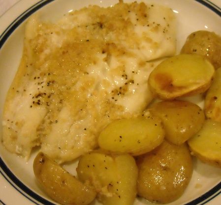 Baked Cod And Potatoes, Cod And Potatoes, Cod Fish Recipes, Potatoes In Oven, Lemon Potatoes, Lemon Pepper Seasoning, Baked Cod, Cod Recipes, Small Potato