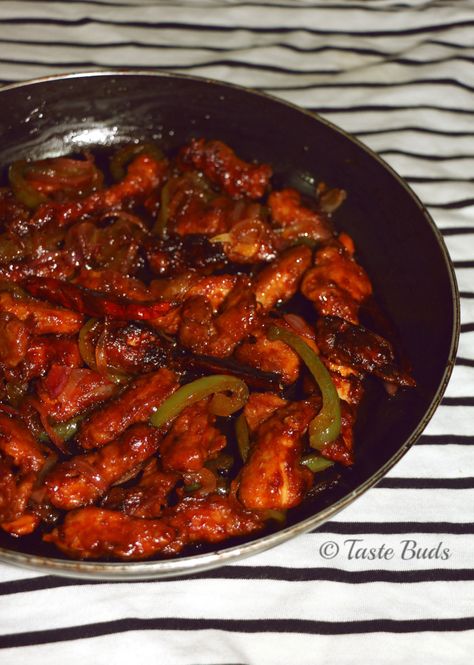 Dragon Chicken Recipe, Nonveg Recipes, Chicken And Peppers, Dragon Chicken, Dishes Ideas, Indo Chinese Recipes, Meat Cooking, Mapo Tofu, Chinese Recipes