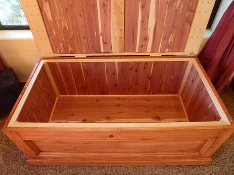 Hope Chest Diy, Chests Diy, Chest Woodworking Plans, Woodworking Tools List, Chest Ideas, Bookshelf Plans, Oak Plywood, Desk Plans, Project Organization