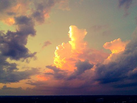 Late afternoon... Stunning. Sunrise Clouds, Angel Clouds, Summer Nature Photography, Landscape Photography Tips, Sunset Clouds, Cloud Art, Sky Pictures, Late Afternoon, Cloud Painting