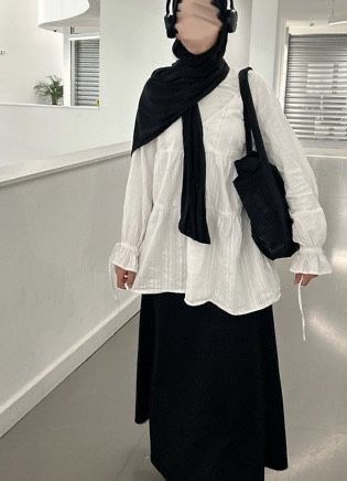 Modest Outfits Muslim, Rok Midi, Modest Girly Outfits, Rok Outfit, Estilo Hijab, Stile Hijab, Mode Hijabi, Modesty Outfits, Cute Modest Outfits