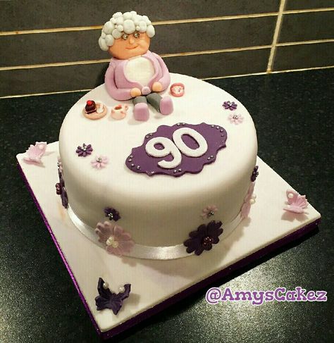 Cakes For 90th Birthday For Women, Female Birthday Cake, Cake For Mum, Birthday Cake For Mum, 90 Birthday, 90th Birthday Cakes, Birthday Cakes For Women, Beautiful Birthday Cakes, Beautiful Birthday