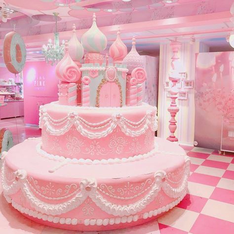 Candyland Aesthetic, Rocket Photo, Pink Princess Aesthetic, Giant Cake, Candy Land Birthday Party, Angel Boy, Horror Punk, Party Food Buffet, Christmas Apartment