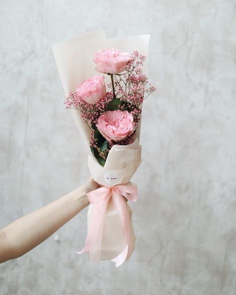 Single Flower Bouquet, Small Flower Arrangements, Diy Bouquet Wrap, Rose Crafts, Flower Bouquet Diy, Flower Gift Ideas, Flower Business, Flower Arrangements Simple, Lovely Flowers Wallpaper