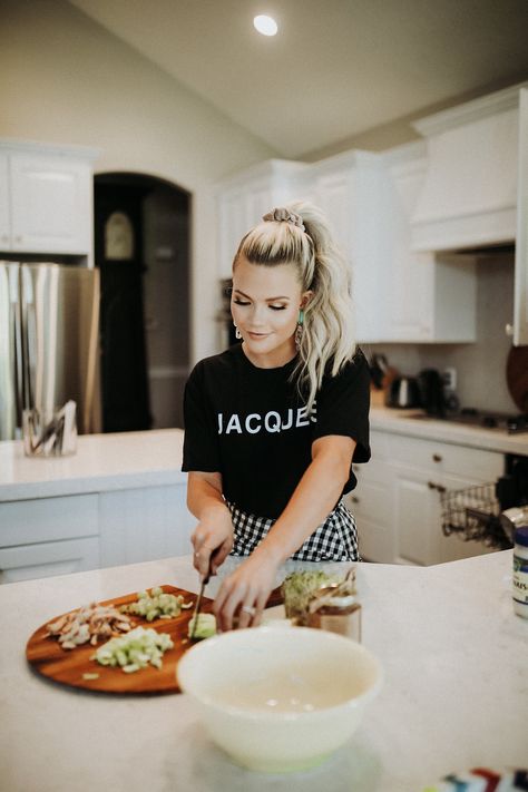 What I Eat in a Day Whitney Carson Hair, Whitney Carson, Old Bananas, Lindsay Arnold, Posting Ideas, Witney Carson, Cooking At Home, So You Think You Can Dance, Dance Style