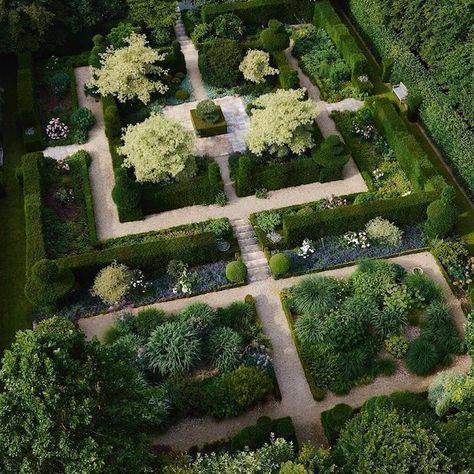 My French Country Home Magazine » Famous French Gardens in Spring French Formal Garden, French Garden Design, Parterre Garden, My French Country Home, Normandie France, French Country Garden, Estate Garden, Potager Garden, Formal Garden