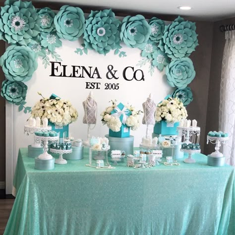 Tiffany And Co Backdrop, Tiffany Blue Birthday Party, Tiffany Baby Shower Theme, Themed Bridal Shower Ideas, Tiffany Theme Party, Tiffany Blue Party, Breakfast At Tiffanys Party Ideas, Tiffany Themed Bridal Shower, Tiffany Birthday Party