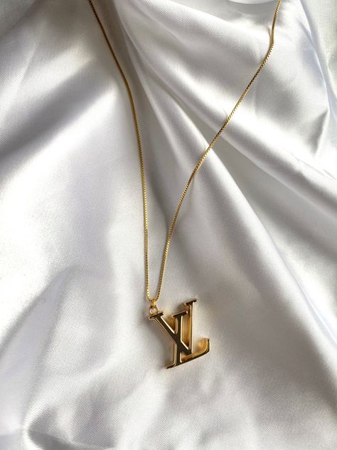 The Icon Necklace – Ahava J Preppy Jewelry, Expensive Jewelry Luxury, Luxe Jewelry, Jewelry Accessories Ideas, Dope Jewelry, Jewelry Essentials, Classy Jewelry, Expensive Jewelry, Jewelry Lookbook