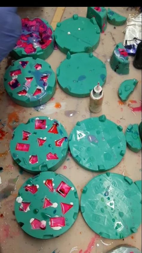 druidic_dice on Instagram: Enjoy another pouring video! #dnd #dice #druidicdice #resindice #handmadedice #ttrpg #rpg #polyhedraldice #dnd5e #pathfinder #boardgames… Resin Dice Making, Diy Resin Dice, Dice Making, Dice Dragon, Resin Dice, Dnd Dice, Polyhedral Dice, Diy Resin, Harry Potter Funny