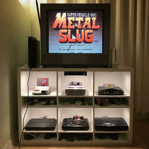 Gaming System Organization, Retro Game Room Ideas, Nintendo Room Ideas, Game System Organization, Retro Gamer Room, Retro Gaming Room, Retro Game Room, Video Game Organization, Games Room Inspiration